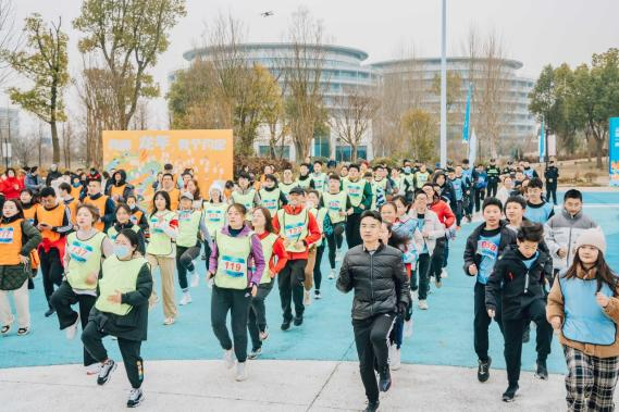 尊龙药业集团 “春季领跑 益起健康” —健康普及公益宣传活动圆满举办！